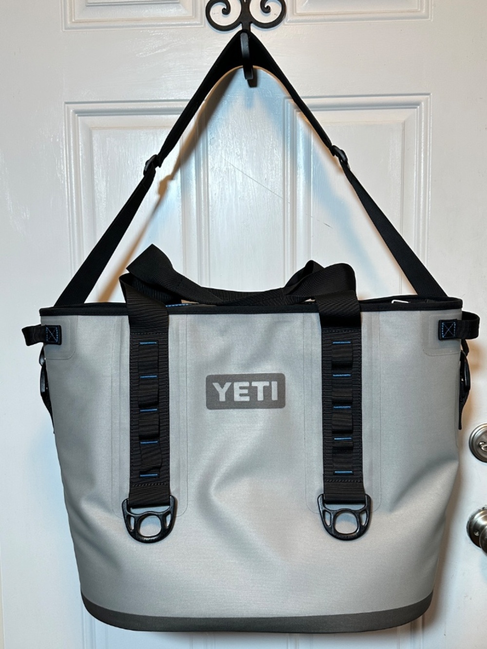 YETI® HOPPER 30 SHOULDER CARRY SOFT COOLER